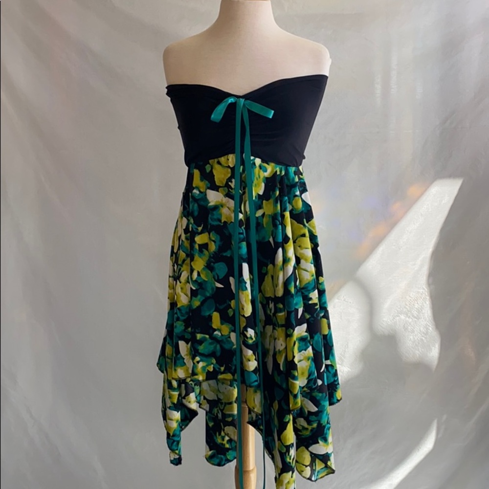 SOLD-Strapless dress small/medium